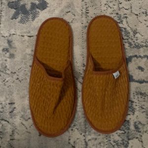 Hawkins New York slippers